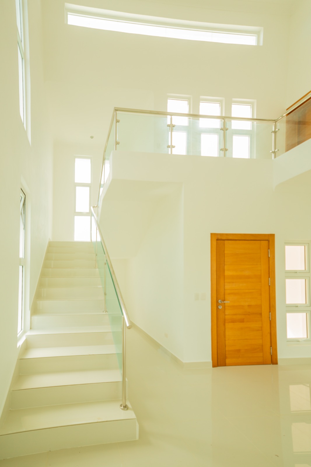 Fabulosa Villa, dos niveles Vista Cana Oasis del Lago