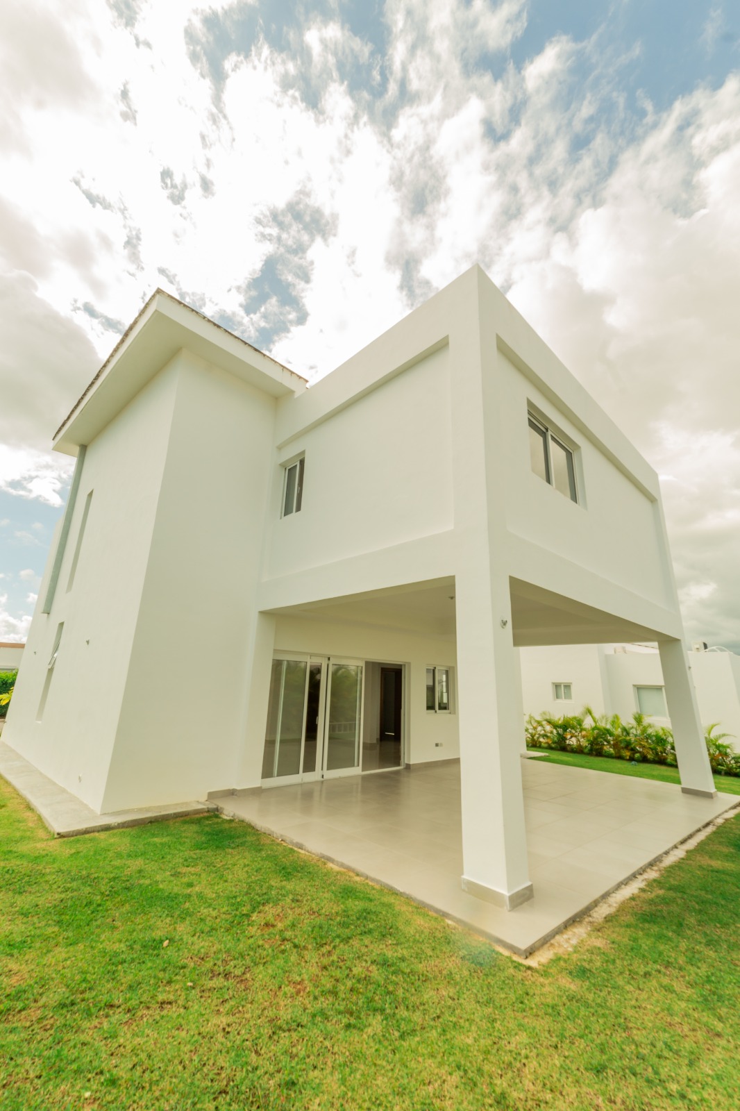 Fabulosa Villa, dos niveles Vista Cana Oasis del Lago