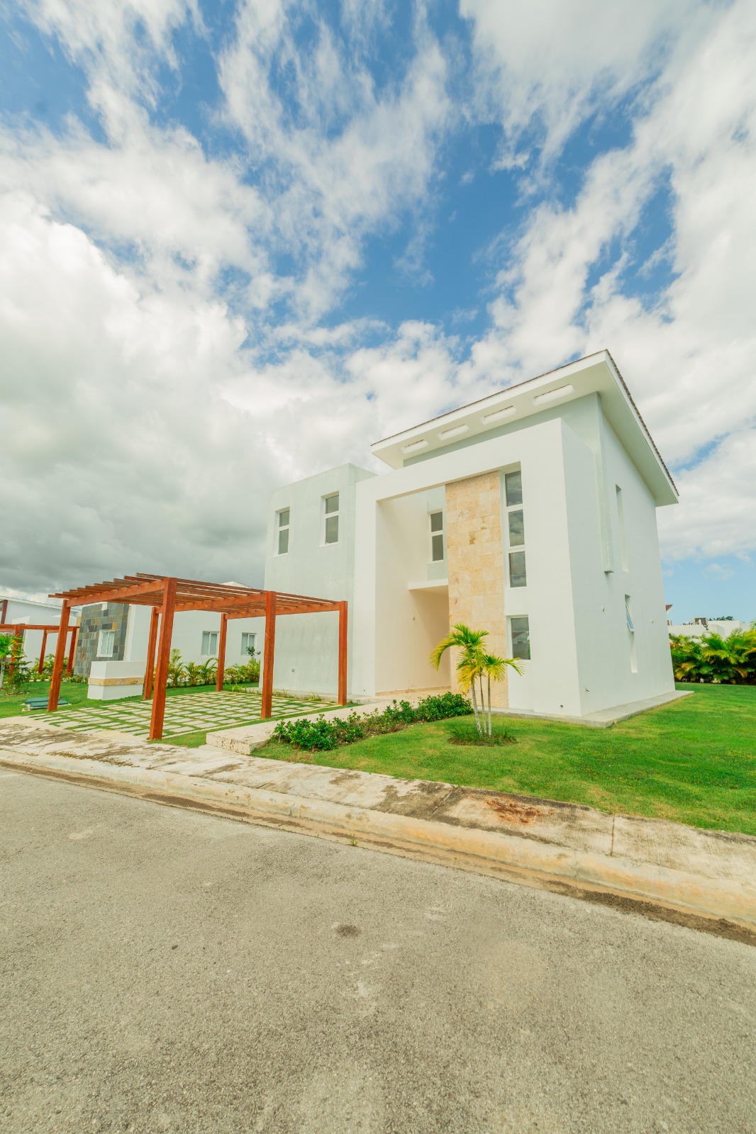 Fabulosa Villa, dos niveles Vista Cana Oasis del Lago