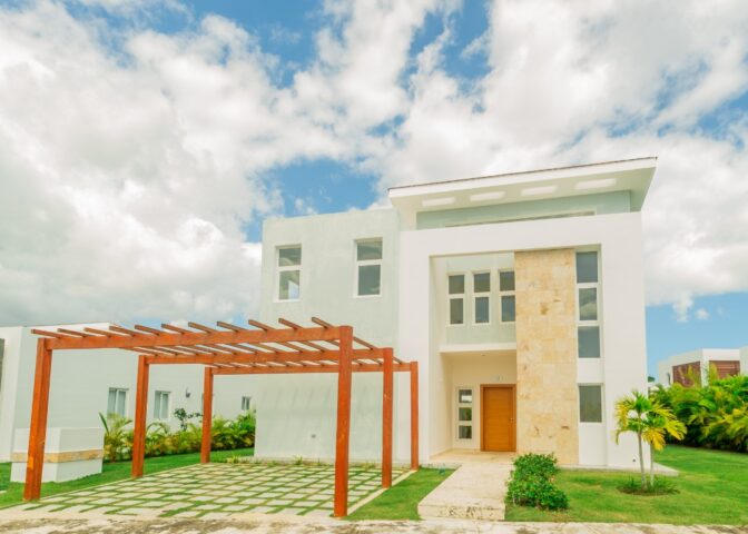 Fabulosa Villa, dos niveles Vista Cana Oasis del Lago